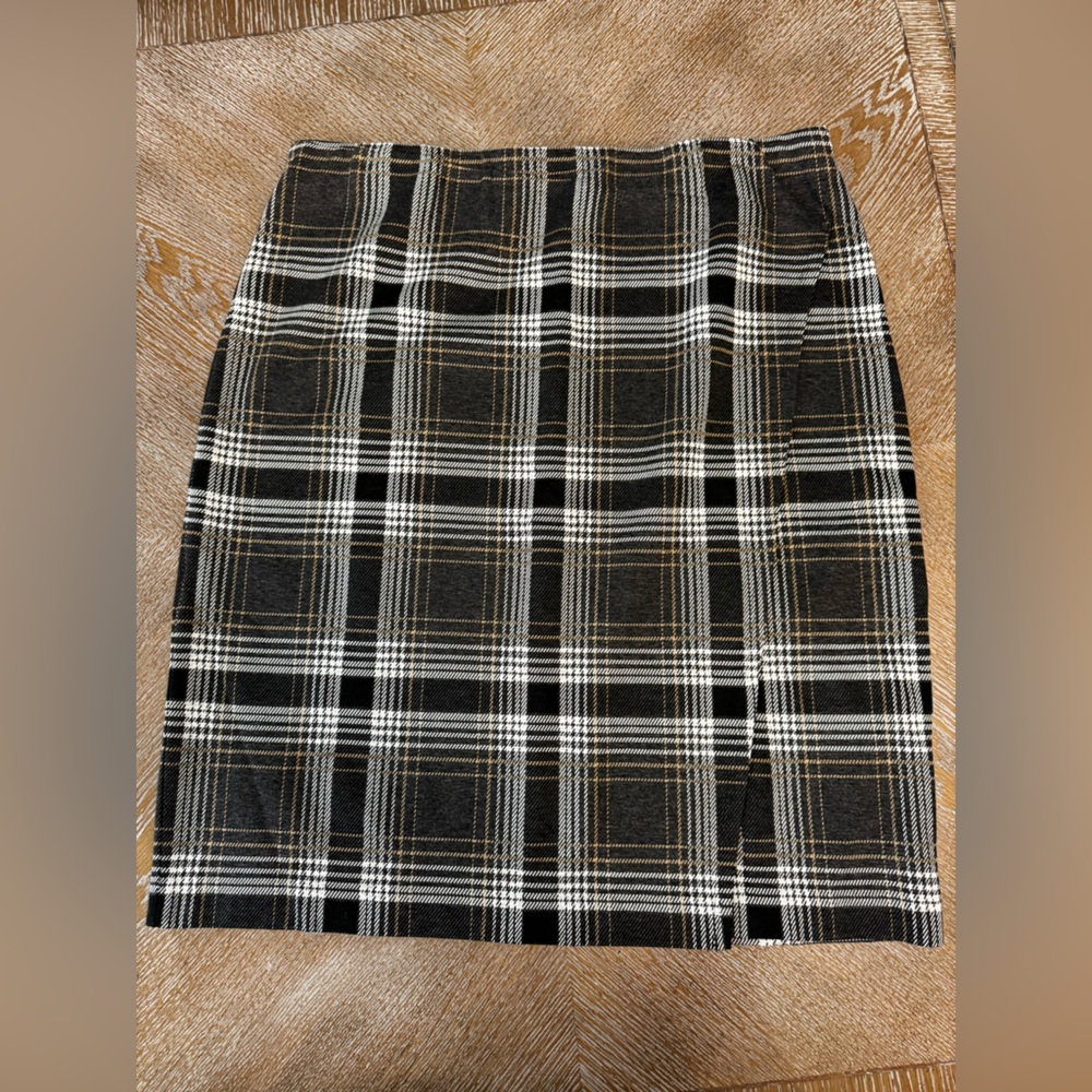 J JILL Black/Gray Plaid Ponte Faux Wrap SKIRT Large Waist 36” Length 24”